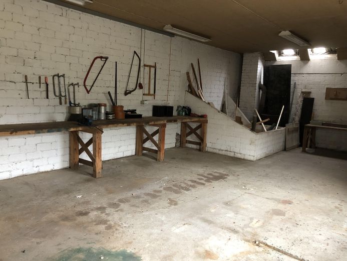 Resthof / Landhaus + 600 m² Hallenfläche – Wohnen & Arbeiten in Westerstede – Remise 1 mit Werkstatt