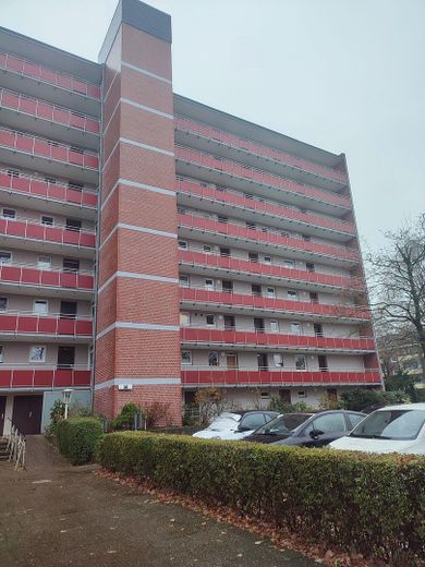 2-Zimmer Wohnung mit Balkon und Außenstellplatz – Außenansicht