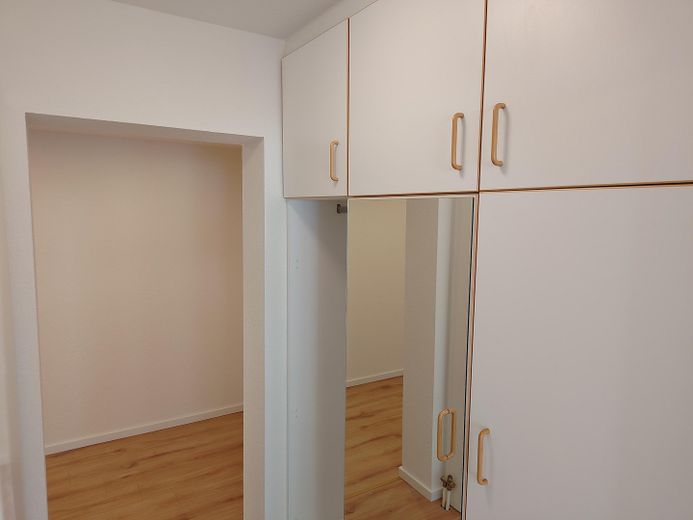 Möblierte provisionsfreie 2-Zimmerwohnung direkt am Inn – Vorraum vor dem Badezimmer