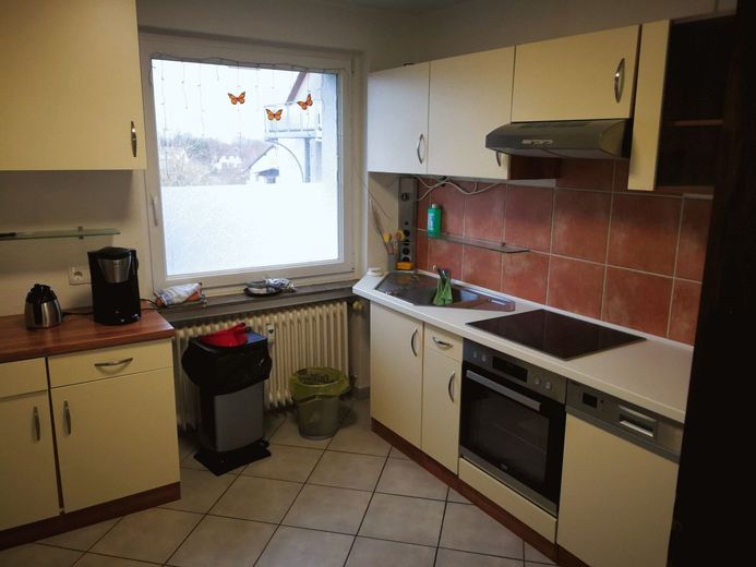 Modernes Zweifamilienhaus in Bredenbeck – Küche Wohnung im Obergeschoss