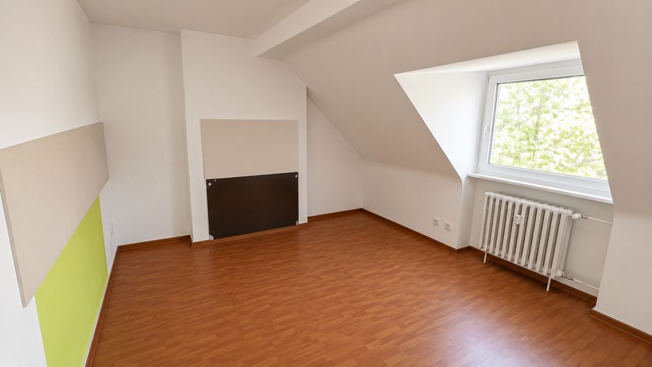Keyifli 42 m² – merkezi konumda 2 odalı çatı katı dairesi – Küche - Blick von Eingangstür