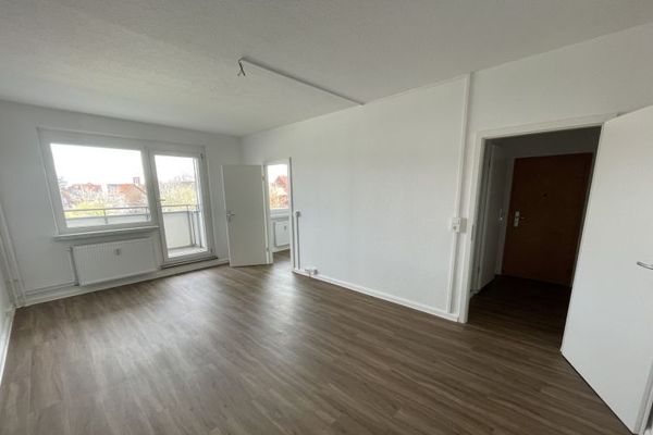 Nicht lange überlegen! Neu sanierte 1-Zimmer-Wohnung mit Balkon!