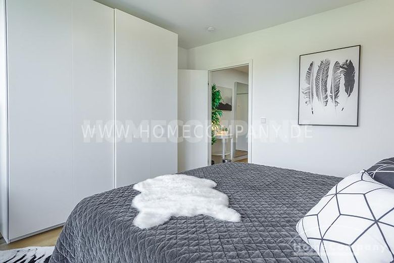 Wunderschöne, voll möblierte 2-Zimmer-Wohnung über zwei Ebenen mit herrlicher Dachterrasse in Moosach – f5bdb3a4cd3f3ba33b2f2f76fa5a5b8ad459956d.jpg
