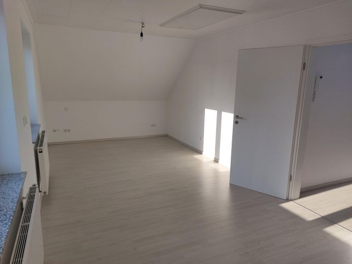 Langen - Moderne Maisonette im Herzen der Altstadt – Schlafraum DG Ostseite