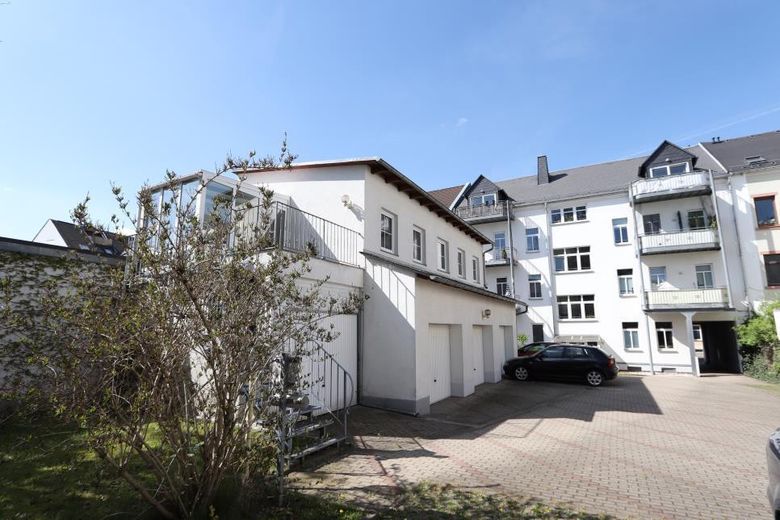 Außergewöhnliche Wohnung in toller Lage! Parkett, Wintergarten, Balkon/Terrasse – Hausansicht 1