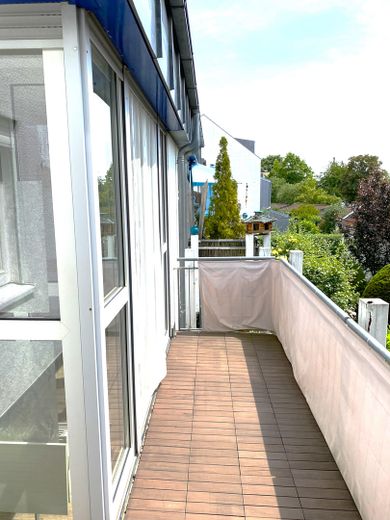 Schicke, helle 2-Zimmerwohnung zum Wohlfühlen ca. 62m² in optimaler Wohnlage – großzügiger Balkon n. links