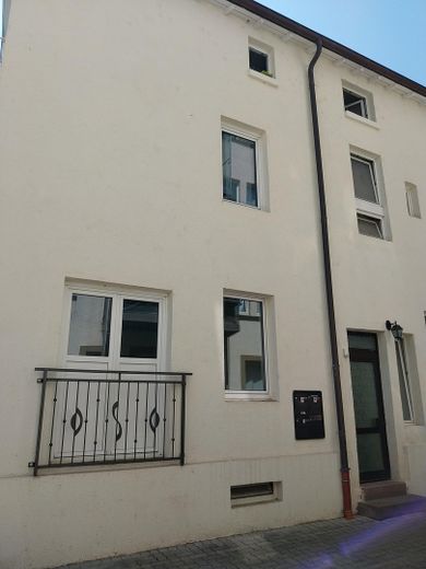 Quiet, bright 2-room apartment with new fitted kitchen in Stuttgart-West – Außenansicht