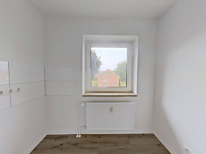 Tee aufbrühen, Füße hochlegen, Kaltmiete sparen: Moderne 2-Zimmer-Wohnung mit BALKON – Ansicht I: Küche