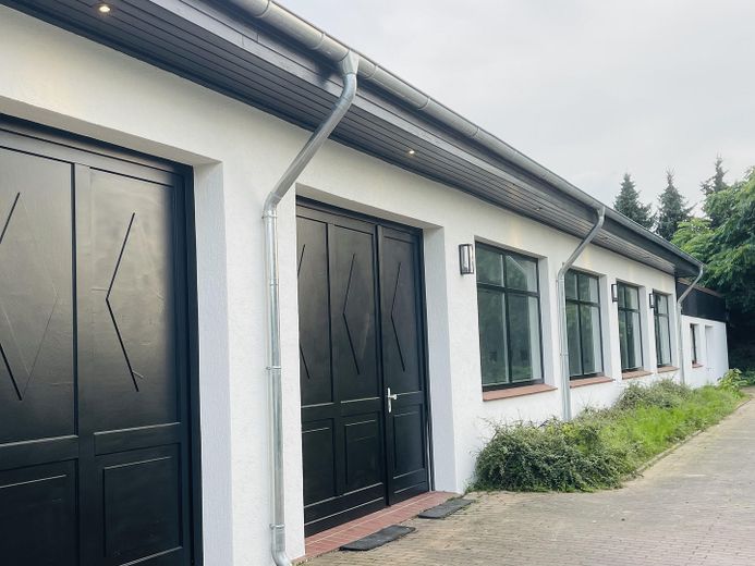 Freshly renovated! 885m² Elegant & Attractive commission-free commercial space in Winsen (Luhe) – Aussenansicht