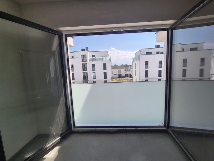 Wohnung im Bau, stadtnah im Hafenquartier Graf Bismark mit Balkon am Yachthafen/Kanal für 2 Personen – Aussicht Schlafzimmer Whg. 28