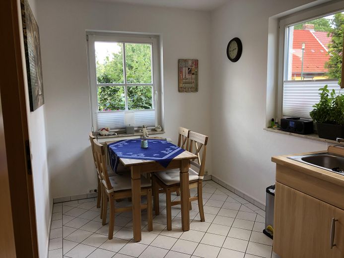 झील के किनारे शांत आवास: 17111 Sommersdorf में बगीचे वाला सुंदर पंक्ति-घर – Küche