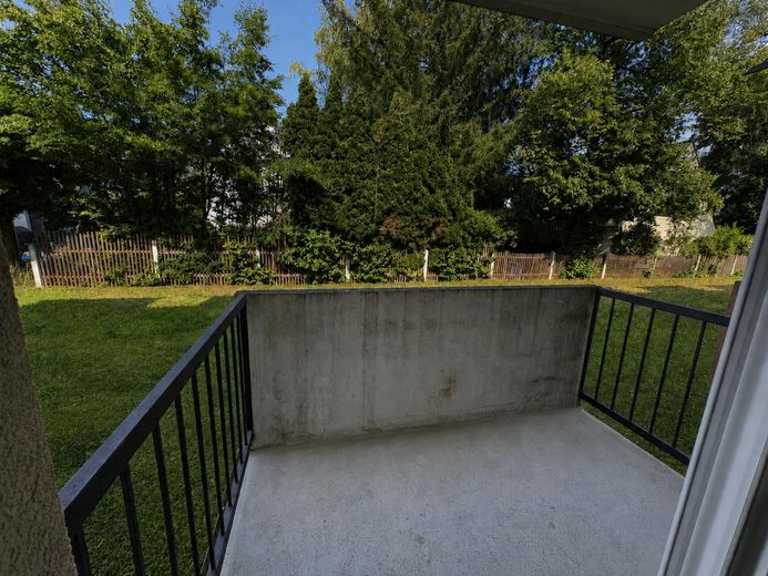 Apartment mit Balkon ins Grüne – Foto 10