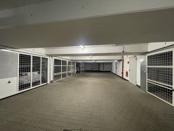 Tiefgaragenstellplatz