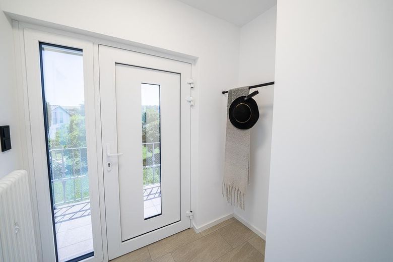 Architekten-Unikat in Neu-Anspach: Moderner Luxus & Erstbezug nach Sanierung – Eingangsbereich