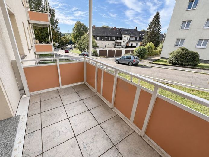 Helle 2-Zimmer-Wohnung mit Tageslichtbad und Balkon in C-Ebersdorf – Foto 1
