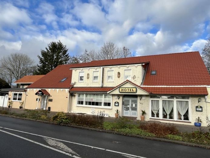 Rendite! Hotel und Restaurant mit langfristigen Pachtverträgen! – Foto 1