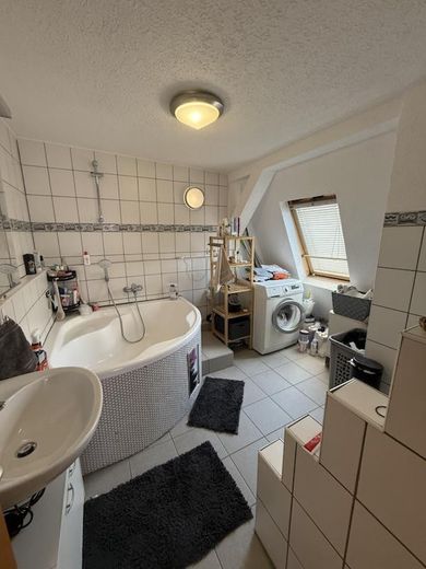 Charmante 2,5-kamerwoning op een centrale locatie in Stuttgart West – Bad