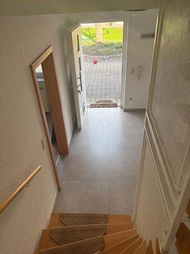 Maisonette Wohnung in zentraler und ruhiger Lage von Rheingönheim – Eingangsbereich EG