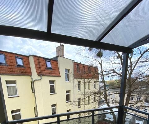 Гарна світла 4-кімнатна квартира в MD./Alte-Neustadt, на 3-му поверсі, площею близько 105 м², з балконом, здається в оренду.
