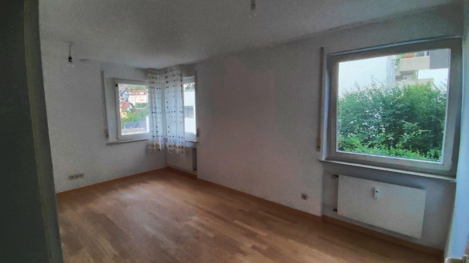 3-Zimmer Maisonette Wohnung in Stuttgart Süd mit grosser Terrasse, Aussicht und Garage – KInderzimmer / Büro