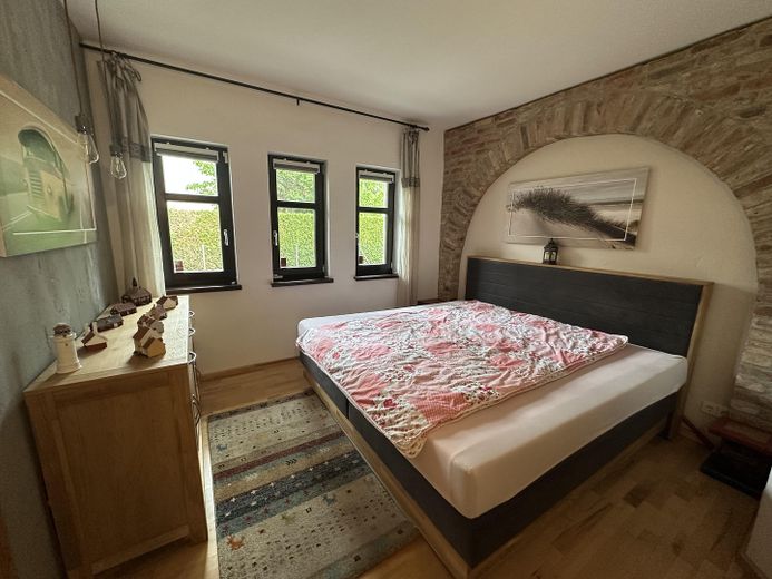 Wohnen wie im Urlaub: Mediterraner Bungalow in Blankenfelde-Mahlow – Schlafzimmer EG