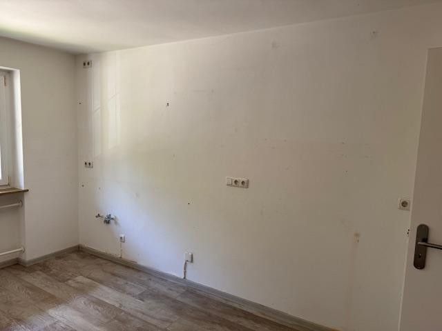 Ruhige 5 Zi-Whg. in Berg mit Balkon, renoviert – Foto 2
