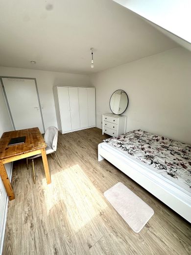 SENZA PROVVIGIONE: appartamento mansardato di 3 locali, loggia, garage, investimento di capitale / uso proprio – WG-Zimmer 2 möbliert