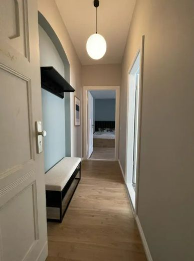 Voll möbliertes 1-Zimmer Wohnung nahe Helmholtzplatz – 08.Flur