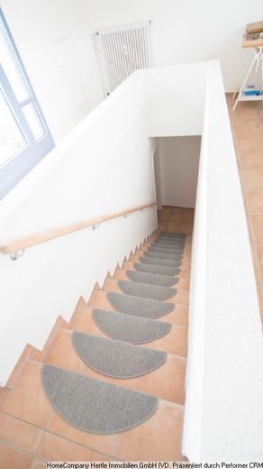 Renovierte Maisonette mit angenehmer Möblierung und großer Terrasse sowie 2 Balkone für 3-12 Monate in Kirchzarten-Burg – 0378560d41ba677443317a8793b20d6a94fb6925.jpg