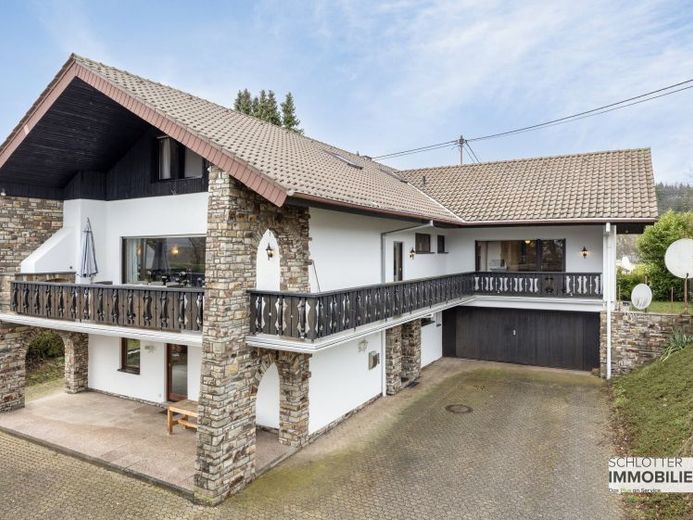 Casa unifamiliare rappresentativa con ampio giardino – Foto 1