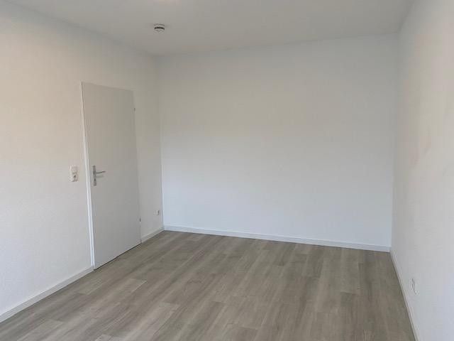 Francoforte Niederrad: Bellissimo appartamento di 2 locali con balcone – Schlafzimmerr