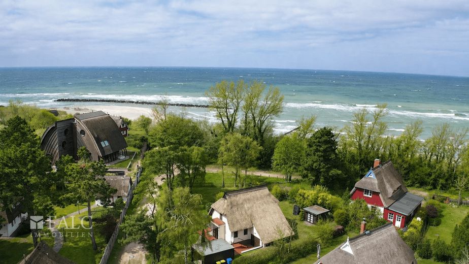 ***Erste Reihe, Reetdach, Ostsee - exklusives Ferienhaus in Ahrenshoop*** – Drohne Ostsee