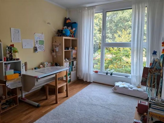 Von Privat: energiesparsames Reihenhaus mit Blick ins Grüne – Kinderzimmer