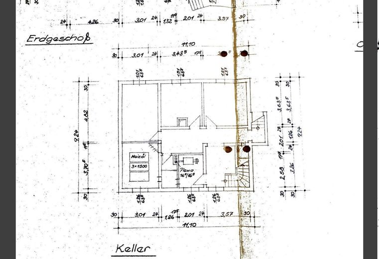 Commission-free: Well-maintained family home with 24 kWp PV system, storage, pool & large plot – Keller