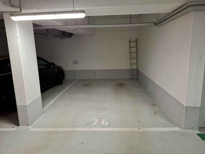 Moderno appartamento mansardato con 2 locali a Fürth | Cucina componibile | Ascensore | Garage sotterraneo | Anno di costruzione 2021 – Foto 6