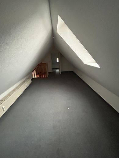 Gemütliche Dachgeschosswohnung mit Schlafbereich auf zweiter Ebene – Foto 4