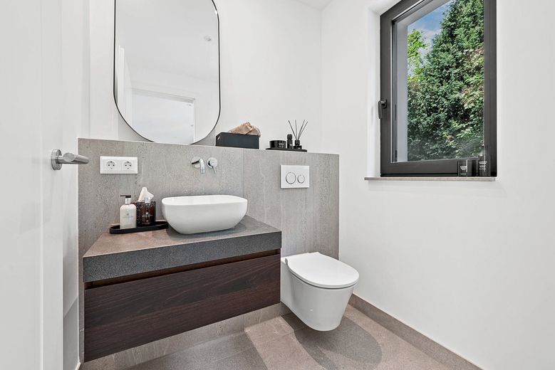 Gäste-WC mit Tageslicht