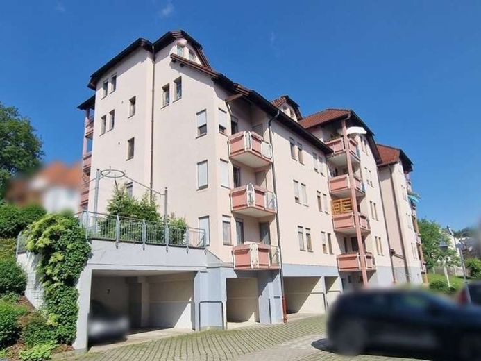 Für Kapitalanleger und Eigennutzer - gepflegte 2-Raum-Wohnung mit Balkon in Waldheim zum Verkauf – फोटो 1