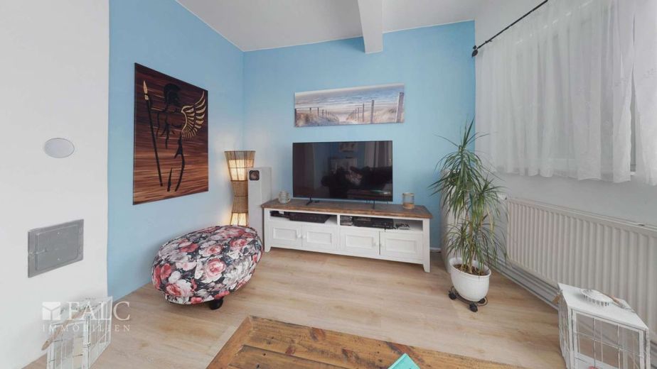 Ihre Gelegenheit: Großzügiges Wohnen im Grünen! – Wohnzimmer