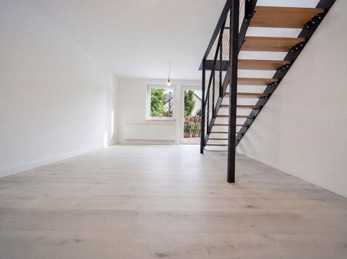 Appartamento maisonette con terrazza, giardino e balcone – senza provvigione ad Alterlangen – Foto 4