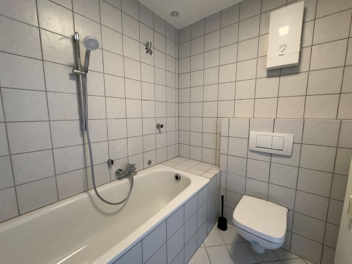 Neue Keramik im Bad