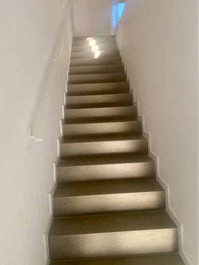 Neubau in Gerofing – Treppe EG / OG
