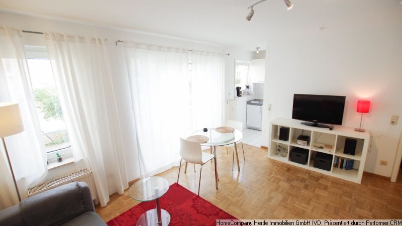 Modern möbliert für 2-6 Monate fußläufig zum Bahnhof und Innenstadt, Freiburg. – 5b8eaf999cec3068ac8ac1bd1bb3729cdcc2dcff.jpg