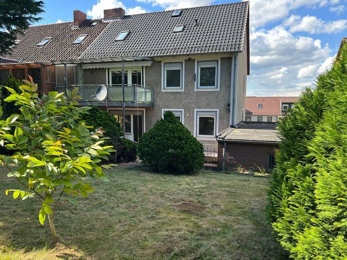 Vivir junto al bosque urbano en una amplia parcela de propiedad en Laagberg/Wolfsburg – Foto 3