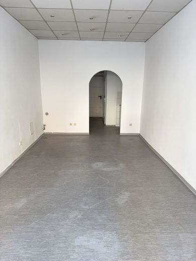 Kleine Ladenfläche in hochfrequenter Lauflage von Wiesbaden-Biebrich – Innenansicht