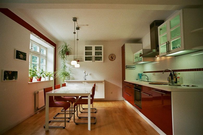 Wohnküche mit Esstisch