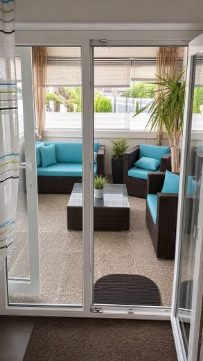 Bungalow bien entretenu avec piscine – Wintergarten