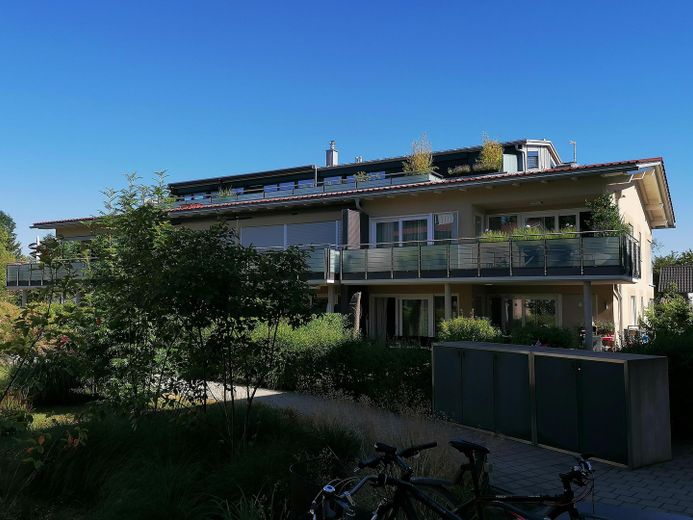 Bez prowizji! Ekskluzywne mieszkanie 2-pokojowe od strony południowej w centrum Bernau a.Chiemsee – Hausansicht