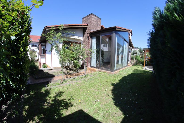 Idealny na czas emerytury: parterowy, wolnostojący dom jednorodzinny o powierzchni 100+90m² na działce o powierzchni 387 m² (kupno) – Blick aus Richtung Süd-Westen