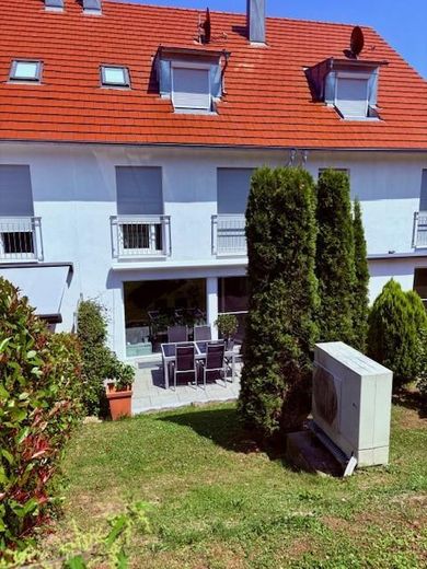 Terrasse mit Garten